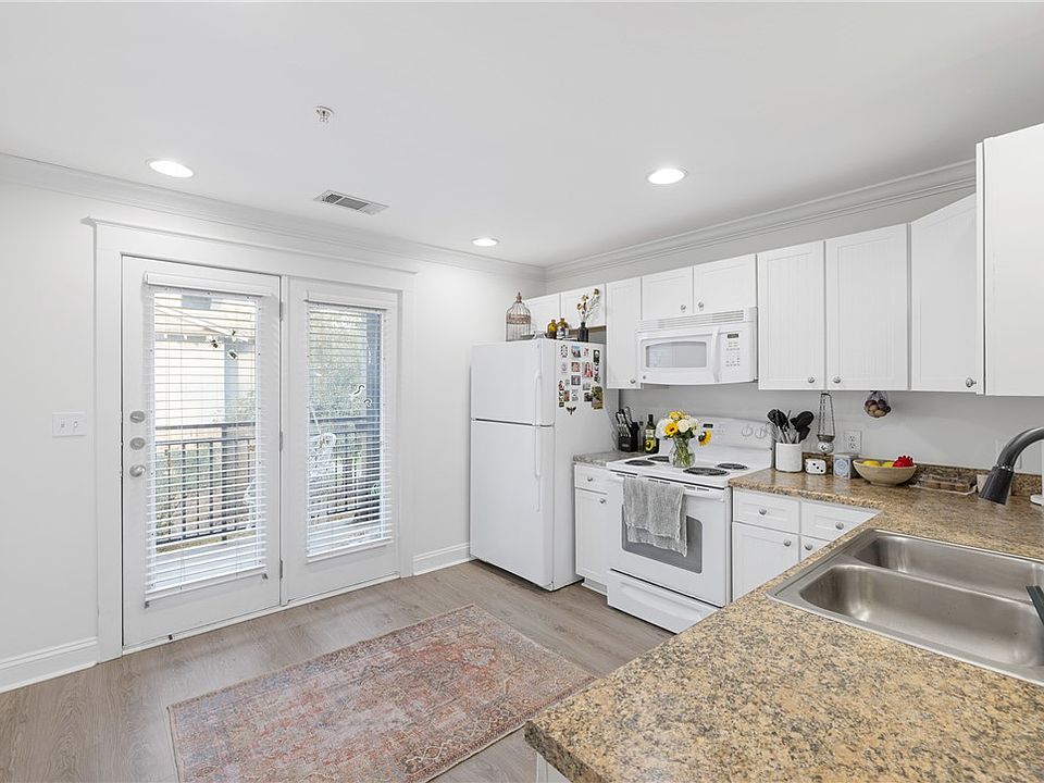 1st image of 1725 Harvey Mitchell Pkwy S APT 1622