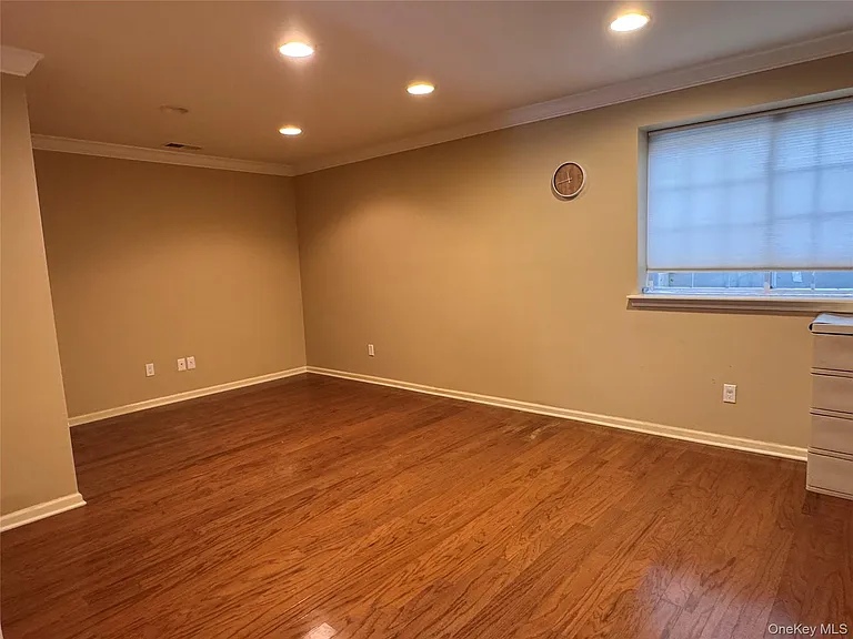 54 Fairways Dr — Photo 9