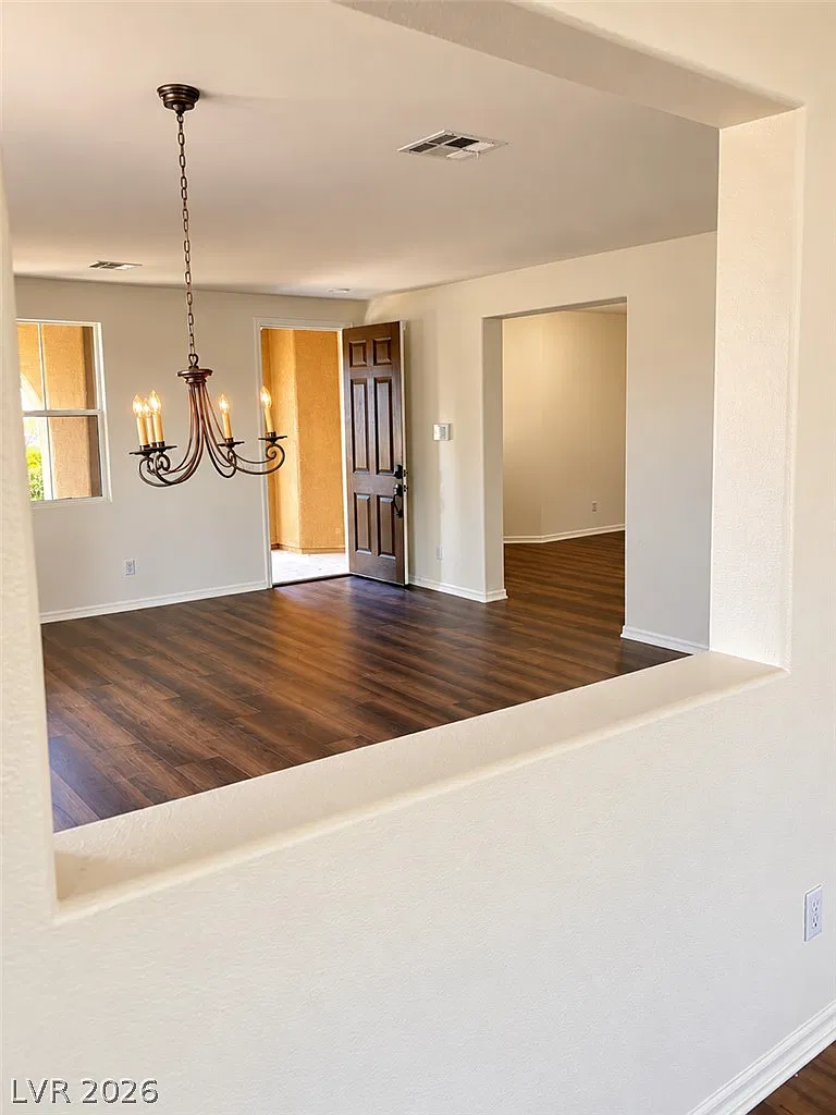 3 bed, 2.0 bath, 2058 sqft, $1,995 — Photo 3