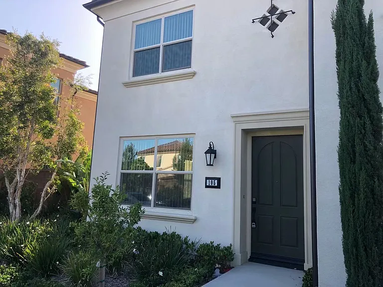 105 Henson — Photo 13