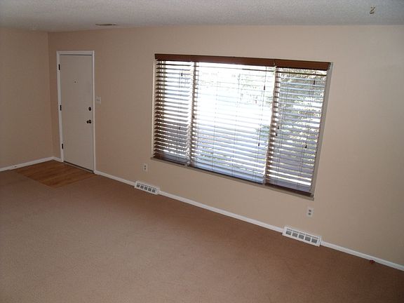 Living Room w/ new carpet