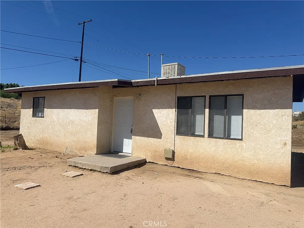 2 bed, 888 sqft, $1,500 — Photo 2