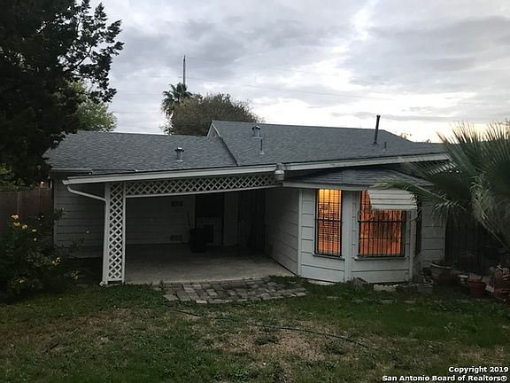 4th image of 2319 Town Gate Dr