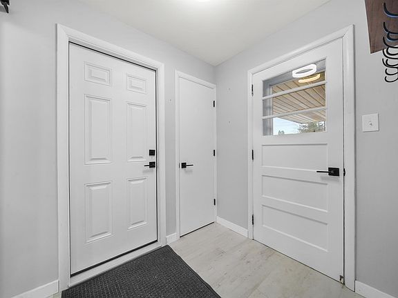 4th image of 616 Lake Shore Dr