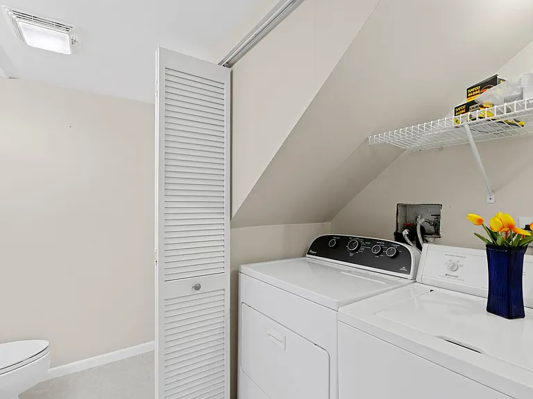 2327 Waterside Dr — Photo 7