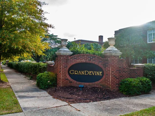 705 Maple St APT C201, Columbia, SC 29205