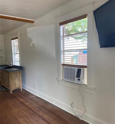 4th image of 1303 N Prieur St