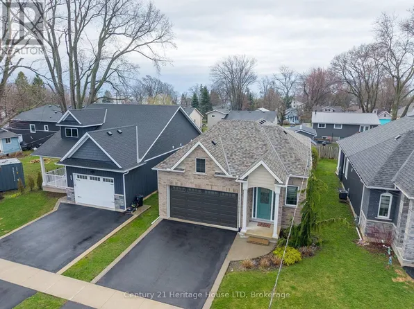 3709 Mathewson Ave, Fort Erie, ON L0S 1N0