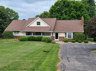 56211 Willow Rd, New Carlisle, IN 46552