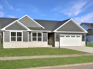Columbia 1685 Plan, Harvest Edge, Mahomet, IL 61853