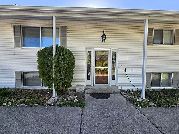 A welcoming front!