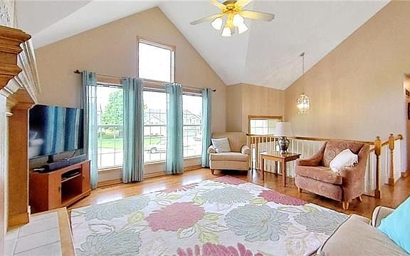 4th image of 2519 NE Horseshoe Dr