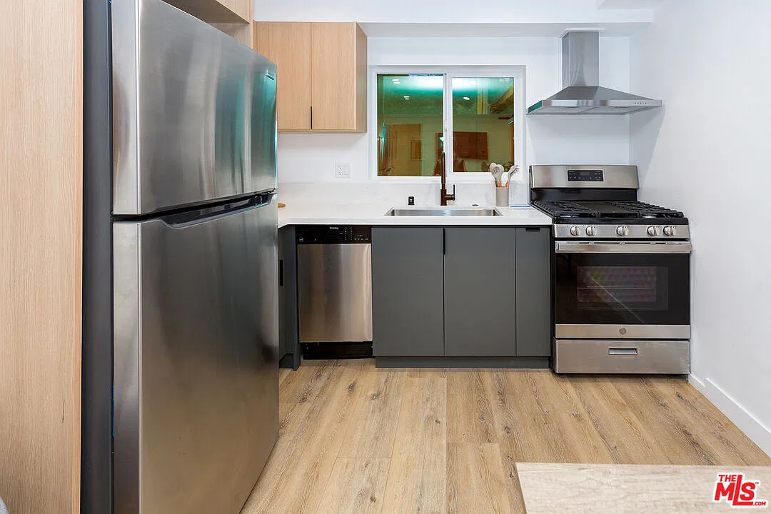 2 bed, 2.0 bath, 600 sqft, $2,295 — Photo 4