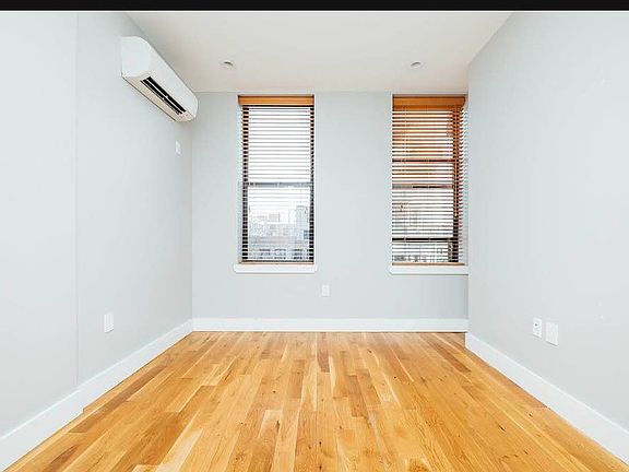 3rd image of 14 Spencer Ct APT 5B