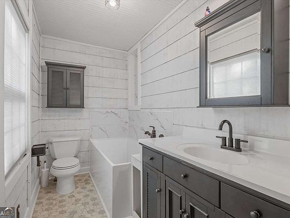 4th image of 1491 Booze Mountain Rd SE