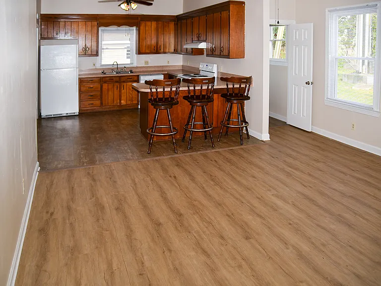 216 Cary St — Photo 2
