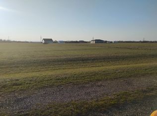 17 Swordfish Ln, Palacios, TX 77465