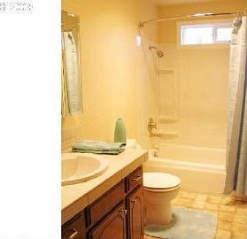 2nd image of 1149 NE 126th St Loop