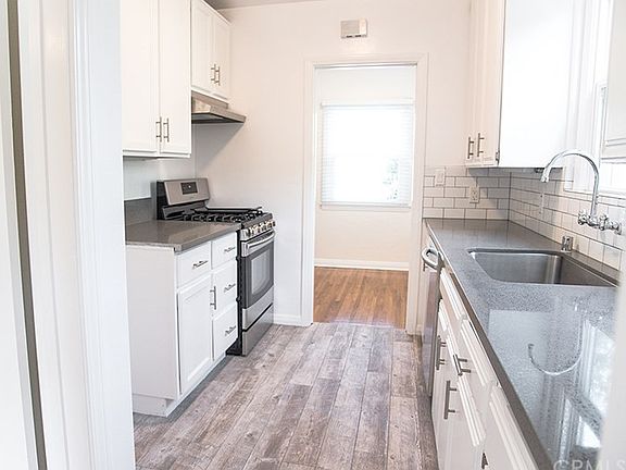 4th image of 2252 Magnolia Ave