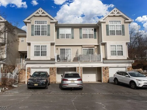 1058 Shadowlawn Dr, Green Brook Township, NJ 08812