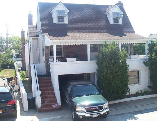2nd image of 52 Malone St