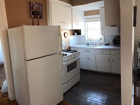 3rd image of 424 Fulton St E APT 8