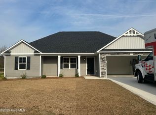542 Orchard Creek Dr, Richlands, NC 28574