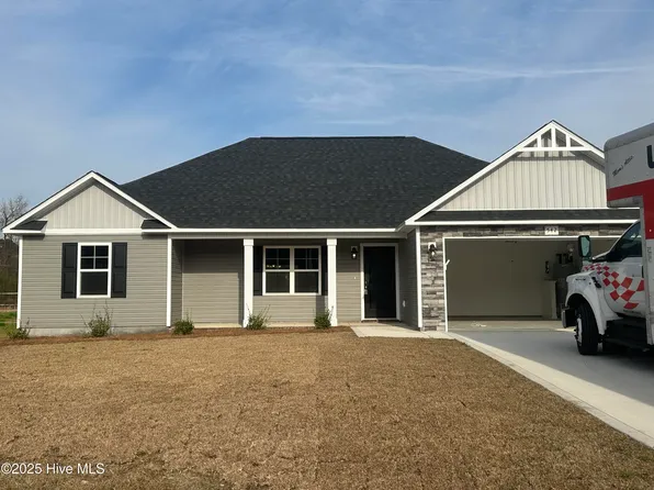 542 Orchard Creek Drive, Richlands, NC 28574