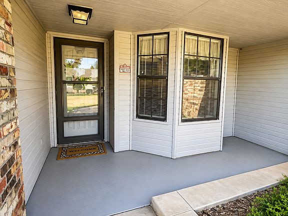 2nd image of 4824 Matterhorn Dr
