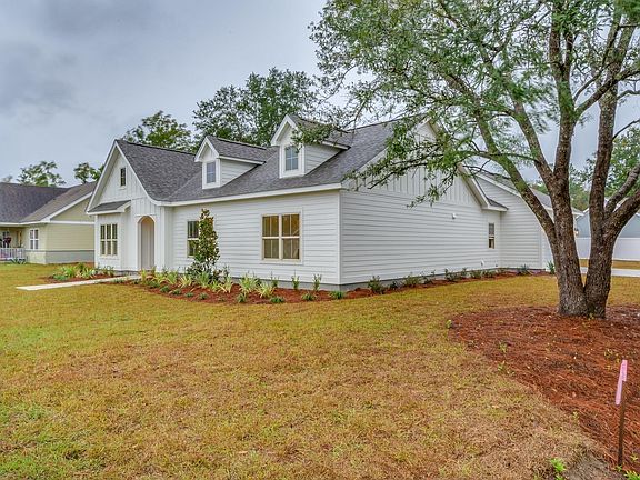 3rd image of 6 Arbor View Dr
