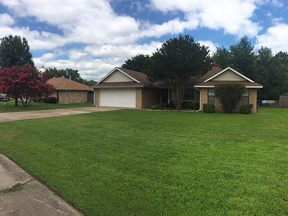 2nd image of 916 Westbrook Cir