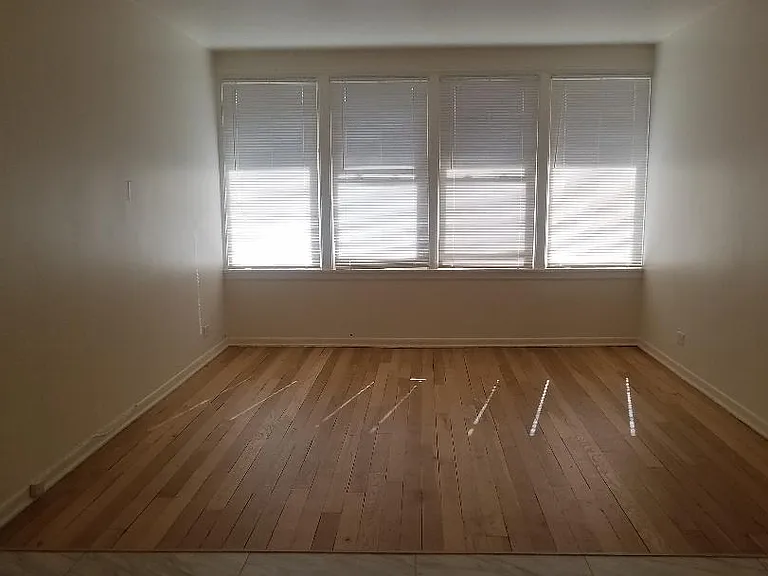 6119 N Cicero Ave — Photo 4