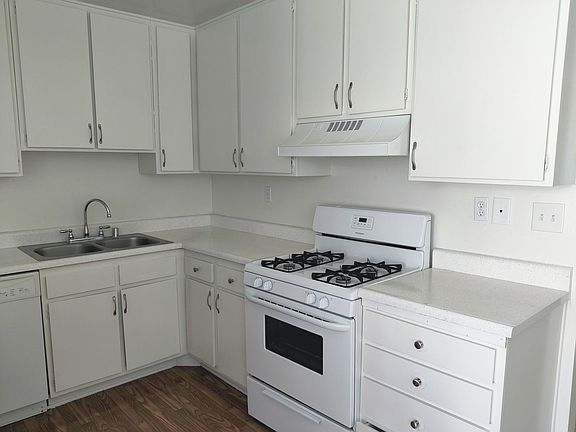 5th image of 17841 Lassen St #107