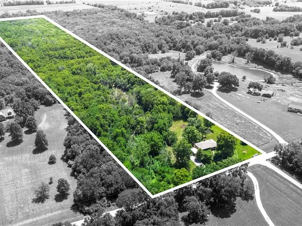 5205 E 221st St, Peculiar, MO 64078