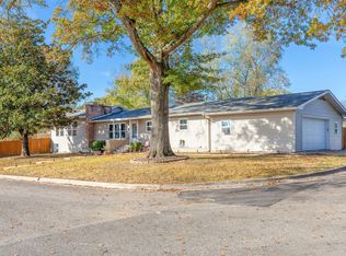 305 N Sunshine St, Branson, MO 65616