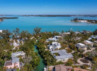 677 Lands End Dr, Longboat Key, FL 34228