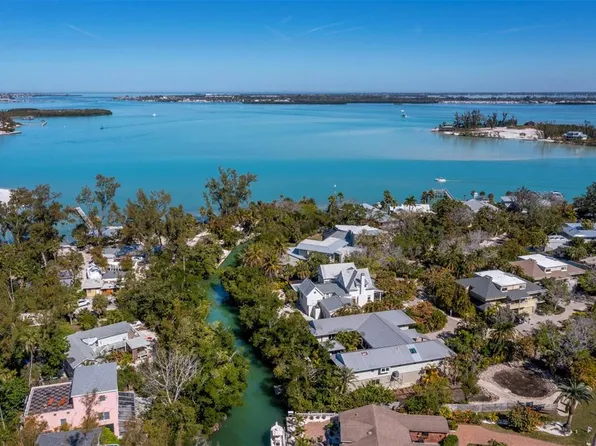 677 Lands End Dr, Longboat Key, FL 34228