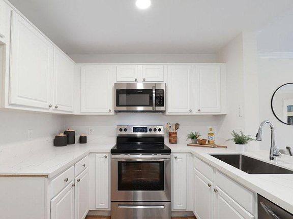 3rd image of 8889 Caminito Plaza Centro #7324