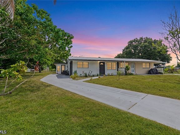 2nd image of 1099 Vineyard Pl