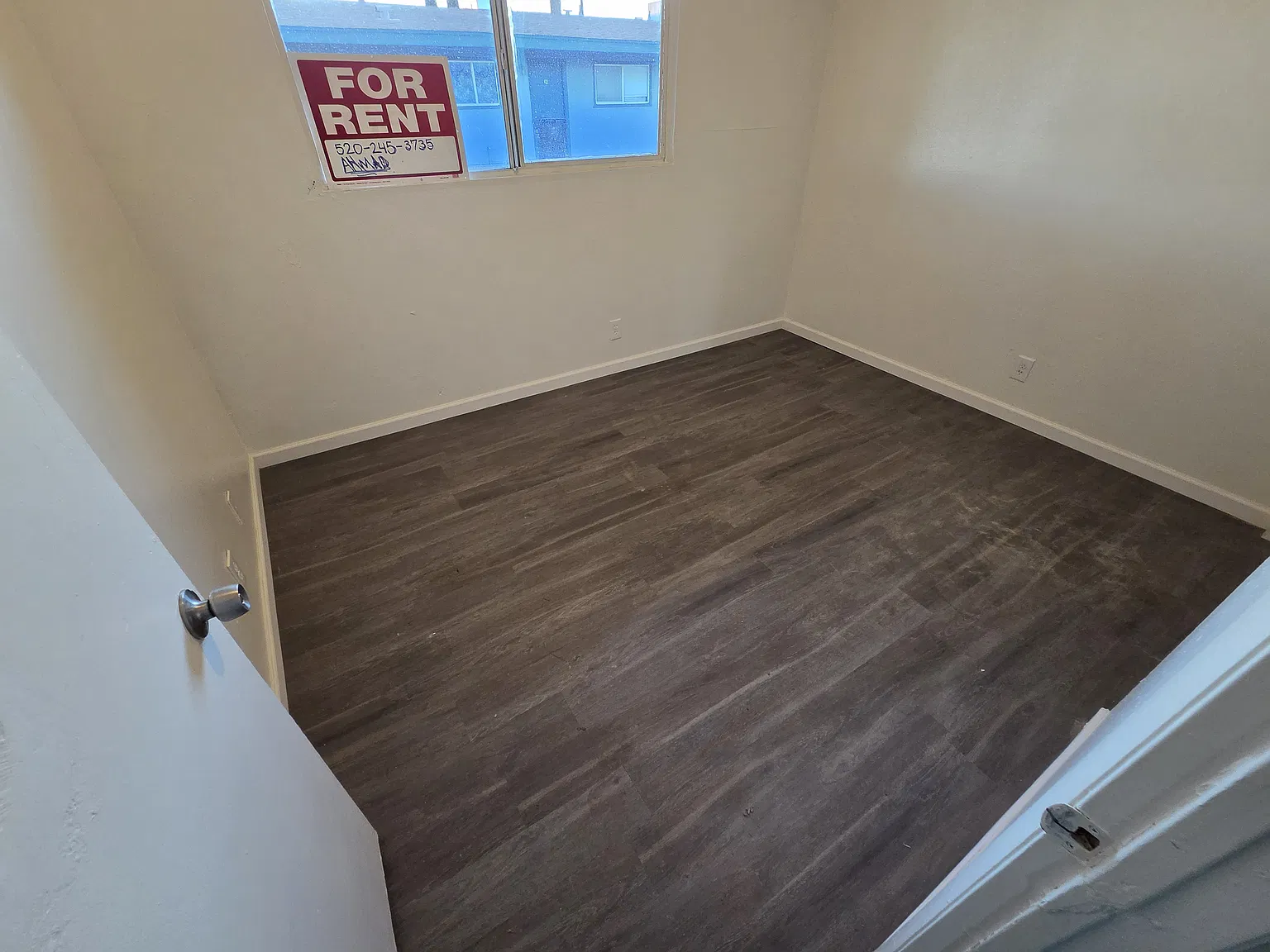 2 bed, 900 sqft, $1,300 — Photo 4