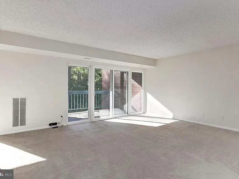 11841 Shire Ct #11 — Photo 4
