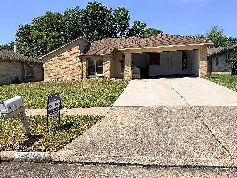 2411 Woodwind Dr