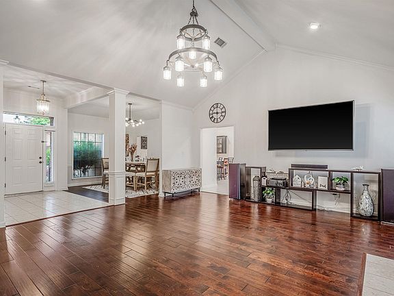 3rd image of 112 Miramar Dr
