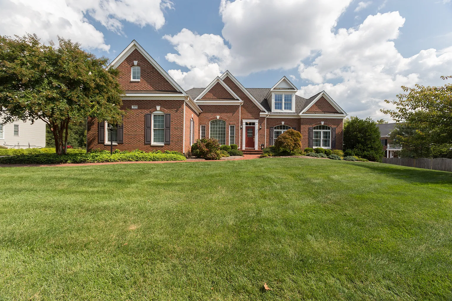 22570 Forest Manor Dr photo 1