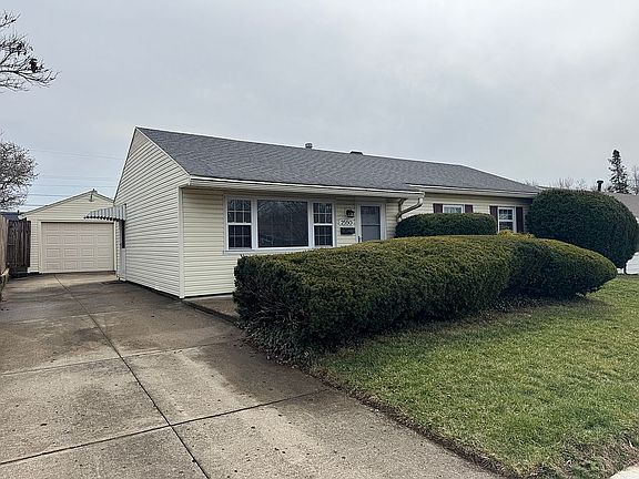 2nd image of 2550 Galewood St