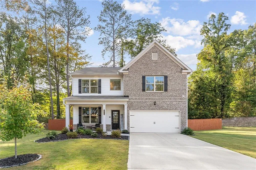 5 bed, 3.0 bath, 2551 sqft, $2,950 — Photo 1