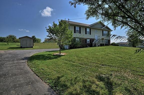 4th image of 15 Audrey Ln