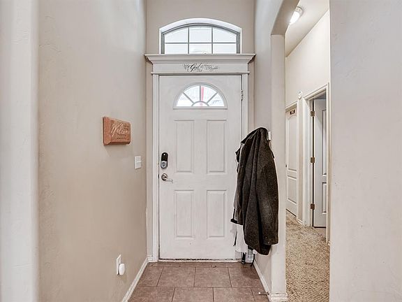 5th image of 932 Noel Dr