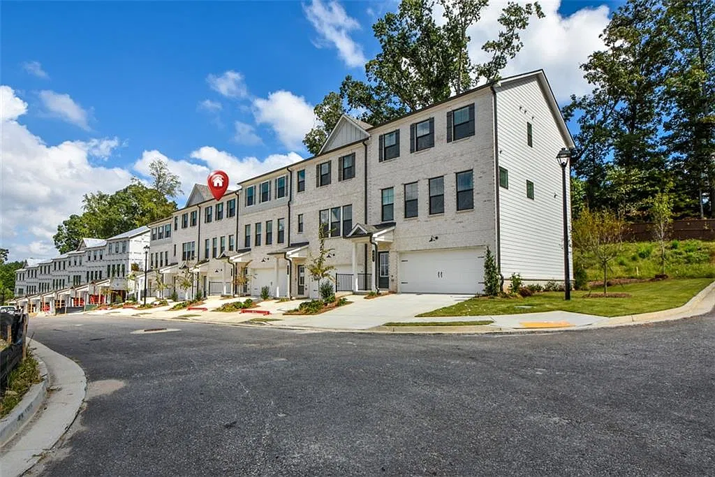 3 bed, 3.5 bath, 1967 sqft, $2,475 — Photo 4