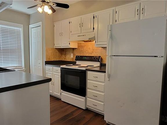 5th image of 206 N Palm Ave #1